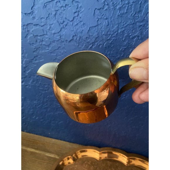 Vintage Copper set of plate and 2 cups and cream and sugar bowl - Picture 8 of 9